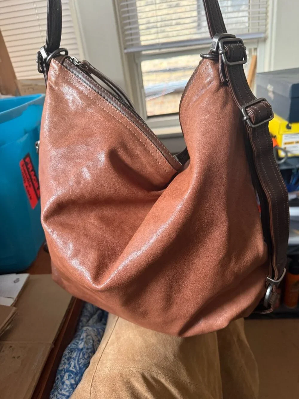Rough & Tumble XL Hobo - Picture 3 of 11